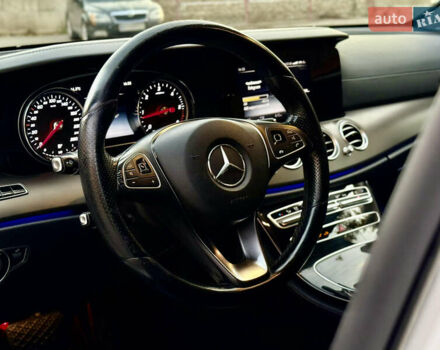 Белый Мерседес Е-Класс, объемом двигателя 2.14 л и пробегом 366 тыс. км за 22999 $, фото 43 на Automoto.ua