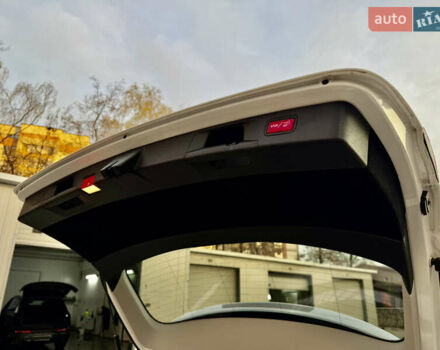 Белый Мерседес Е-Класс, объемом двигателя 2.14 л и пробегом 366 тыс. км за 22999 $, фото 52 на Automoto.ua