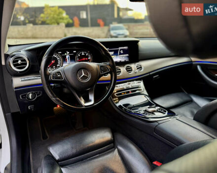 Белый Мерседес Е-Класс, объемом двигателя 2.14 л и пробегом 366 тыс. км за 22999 $, фото 47 на Automoto.ua