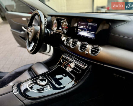 Белый Мерседес Е-Класс, объемом двигателя 2.14 л и пробегом 366 тыс. км за 22999 $, фото 66 на Automoto.ua