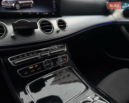 Білий Мерседес Е-Клас, об'ємом двигуна 2 л та пробігом 280 тис. км за 26499 $, фото 35 на Automoto.ua