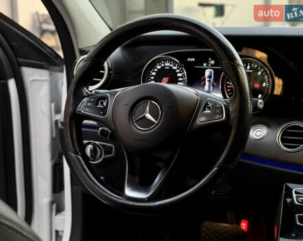 Белый Мерседес Е-Класс, объемом двигателя 2.14 л и пробегом 366 тыс. км за 22999 $, фото 57 на Automoto.ua