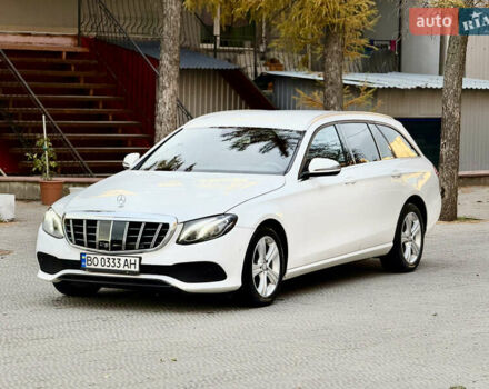 Белый Мерседес Е-Класс, объемом двигателя 2.14 л и пробегом 366 тыс. км за 22999 $, фото 2 на Automoto.ua