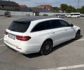 Белый Мерседес Е-Класс, объемом двигателя 2 л и пробегом 380 тыс. км за 21058 $, фото 3 на Automoto.ua