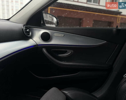 Білий Мерседес Е-Клас, об'ємом двигуна 2 л та пробігом 280 тис. км за 26499 $, фото 37 на Automoto.ua