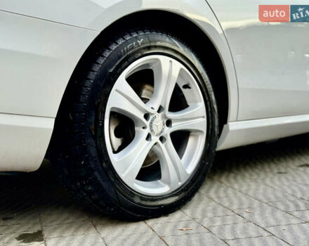 Белый Мерседес Е-Класс, объемом двигателя 2.14 л и пробегом 366 тыс. км за 22999 $, фото 31 на Automoto.ua