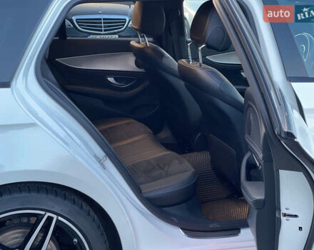 Білий Мерседес Е-Клас, об'ємом двигуна 1.95 л та пробігом 198 тис. км за 28000 $, фото 19 на Automoto.ua