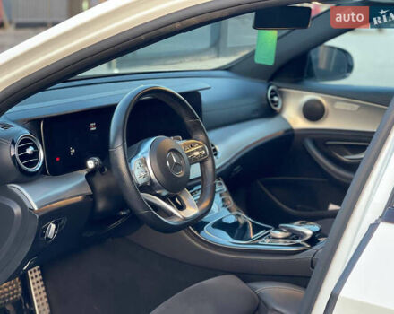 Білий Мерседес Е-Клас, об'ємом двигуна 1.95 л та пробігом 198 тис. км за 28000 $, фото 15 на Automoto.ua