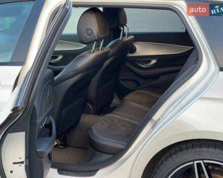 Білий Мерседес Е-Клас, об'ємом двигуна 1.95 л та пробігом 198 тис. км за 28000 $, фото 17 на Automoto.ua