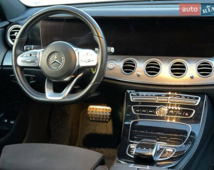 Білий Мерседес Е-Клас, об'ємом двигуна 1.95 л та пробігом 198 тис. км за 28000 $, фото 11 на Automoto.ua