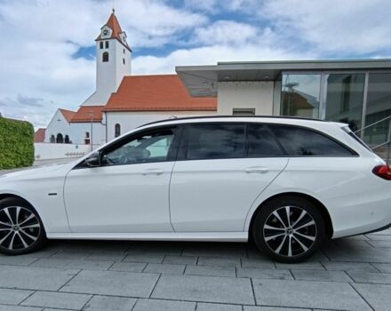 Білий Мерседес Е-Клас, об'ємом двигуна 2 л та пробігом 110 тис. км за 31338 $, фото 16 на Automoto.ua