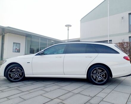 Білий Мерседес Е-Клас, об'ємом двигуна 2 л та пробігом 110 тис. км за 31338 $, фото 6 на Automoto.ua