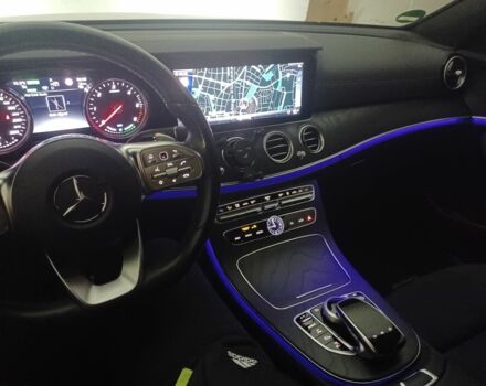 Білий Мерседес Е-Клас, об'ємом двигуна 2 л та пробігом 110 тис. км за 31338 $, фото 8 на Automoto.ua