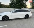 Белый Мерседес Е-Класс, объемом двигателя 2.1 л и пробегом 265 тыс. км за 33500 $, фото 2 на Automoto.ua