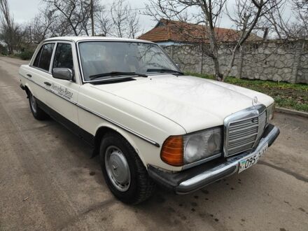 Белый Мерседес Е-Класс, объемом двигателя 2.4 л и пробегом 300 тыс. км за 950 $, фото 1 на Automoto.ua