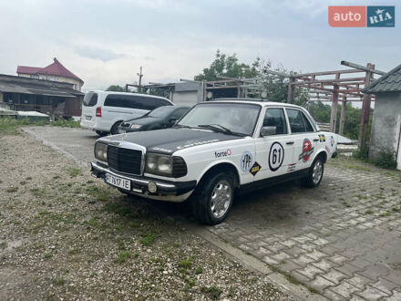 Білий Мерседес Е-Клас, об'ємом двигуна 2.4 л та пробігом 178 тис. км за 2800 $, фото 1 на Automoto.ua