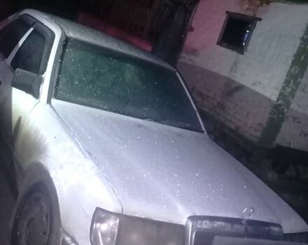 Белый Мерседес Е-Класс, объемом двигателя 3 л и пробегом 540 тыс. км за 1500 $, фото 1 на Automoto.ua