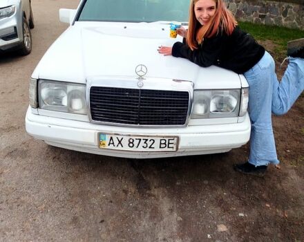 Білий Мерседес Е-Клас, об'ємом двигуна 2.3 л та пробігом 100 тис. км за 2000 $, фото 1 на Automoto.ua