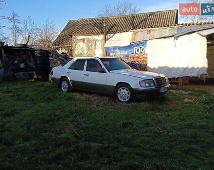 Белый Мерседес Е-Класс, объемом двигателя 2.6 л и пробегом 430 тыс. км за 1450 $, фото 1 на Automoto.ua