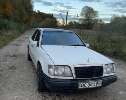 Белый Мерседес Е-Класс, объемом двигателя 2.4 л и пробегом 500 тыс. км за 1000 $, фото 1 на Automoto.ua