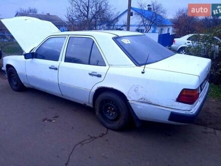 Білий Мерседес Е-Клас, об'ємом двигуна 2 л та пробігом 100 тис. км за 600 $, фото 1 на Automoto.ua