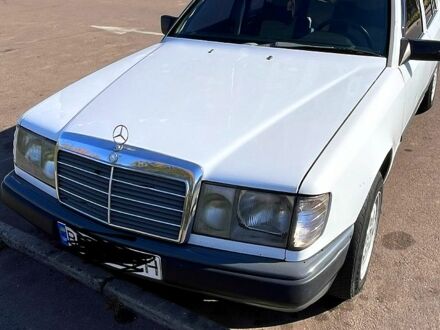 Білий Мерседес Е-Клас, об'ємом двигуна 2.3 л та пробігом 359 тис. км за 2500 $, фото 1 на Automoto.ua