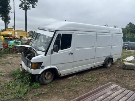 Білий Мерседес Е-Клас, об'ємом двигуна 2.4 л та пробігом 568 тис. км за 1300 $, фото 1 на Automoto.ua