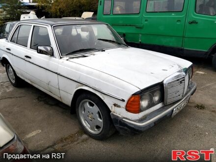 Белый Мерседес Е-Класс, объемом двигателя 3 л и пробегом 321 тыс. км за 650 $, фото 1 на Automoto.ua