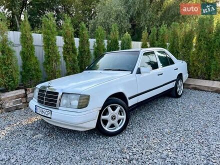 Мерседес Е-Класс 1988 в Полтаве на Automoto.ua Белый Мерседес Е-Класс, объемом двигателя 2.3 л и пробегом 420 тыс. км за 1900 $, фото 1 на Automoto.ua