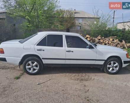 Білий Мерседес Е-Клас, об'ємом двигуна 2.5 л та пробігом 456 тис. км за 3950 $, фото 1 на Automoto.ua
