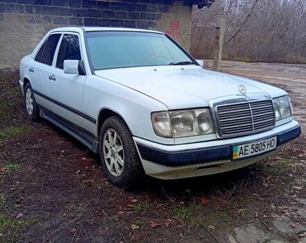 Білий Мерседес Е-Клас, об'ємом двигуна 2.3 л та пробігом 389 тис. км за 1400 $, фото 1 на Automoto.ua