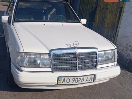 Мерседес Е-Клас 1989 у Тараще на Automoto.ua Білий Мерседес Е-Клас, об'ємом двигуна 2 л та пробігом 831 тис. км за 2500 $, фото 1 на Automoto.ua