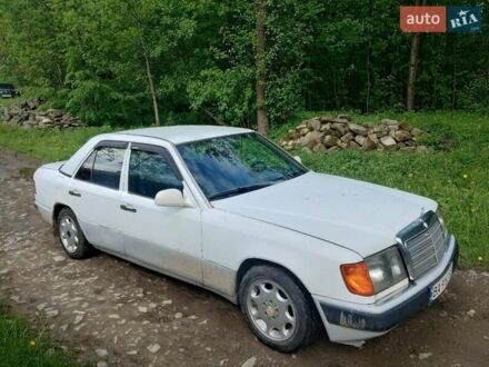 Мерседес Е-Класс 1991 в Богородчанах на Automoto.ua Белый Мерседес Е-Класс, объемом двигателя 2 л и пробегом 300 тыс. км за 1000 $, фото 1 на Automoto.ua