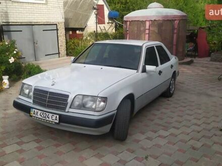Мерседес Е-Класс 1992 в Новой Водолаге на Automoto.ua Белый Мерседес Е-Класс, объемом двигателя 3 л и пробегом 453 тыс. км за 4800 $, фото 1 на Automoto.ua
