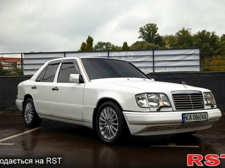 Белый Мерседес Е-Класс, объемом двигателя 2.2 л и пробегом 470 тыс. км за 5999 $, фото 1 на Automoto.ua