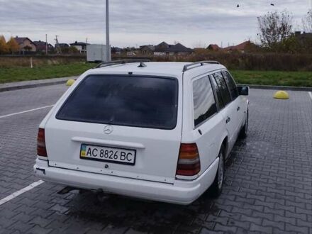 Белый Мерседес Е-Класс, объемом двигателя 2.5 л и пробегом 515 тыс. км за 3200 $, фото 1 на Automoto.ua