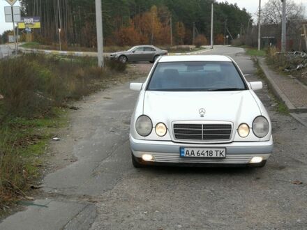 Мерседес Е-Класс 1996 в Ирпене на Automoto.ua Белый Мерседес Е-Класс, объемом двигателя 2.3 л и пробегом 252 тыс. км за 7500 $, фото 1 на Automoto.ua