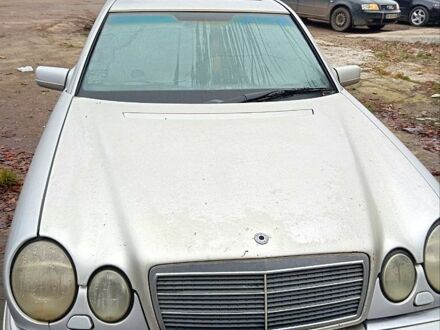 Белый Мерседес Е-Класс, объемом двигателя 2.7 л и пробегом 0 тыс. км за 1500 $, фото 1 на Automoto.ua