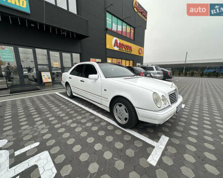 Білий Мерседес Е-Клас, об'ємом двигуна 2.8 л та пробігом 487 тис. км за 5900 $, фото 1 на Automoto.ua