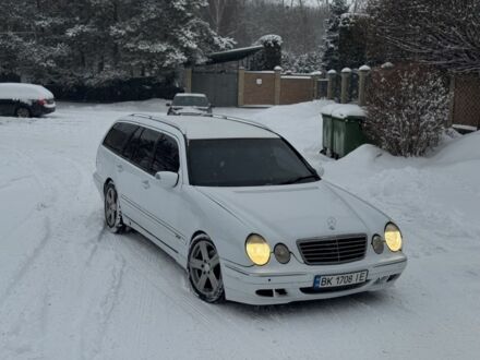 Белый Мерседес Е-Класс, объемом двигателя 3.2 л и пробегом 470 тыс. км за 3550 $, фото 1 на Automoto.ua