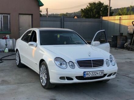 Белый Мерседес Е-Класс, объемом двигателя 2.1 л и пробегом 3 тыс. км за 4500 $, фото 1 на Automoto.ua