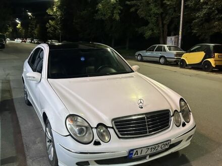 Білий Мерседес Е-Клас, об'ємом двигуна 2.1 л та пробігом 300 тис. км за 3750 $, фото 1 на Automoto.ua