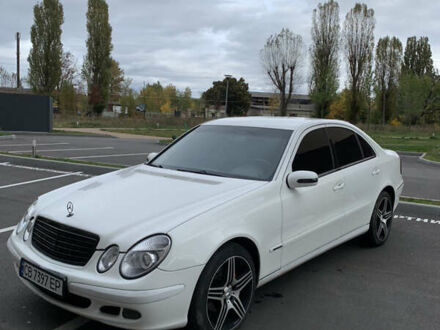 Белый Мерседес Е-Класс, объемом двигателя 2.2 л и пробегом 468 тыс. км за 5700 $, фото 1 на Automoto.ua