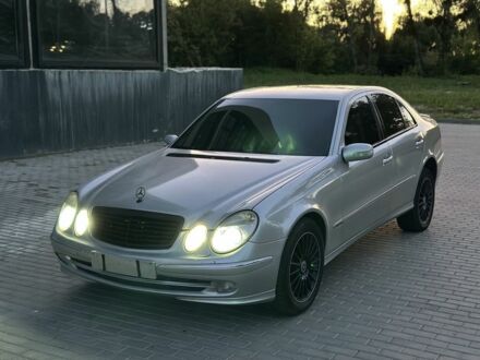 Мерседес Е-Класс 2004 в Ровно на Automoto.ua Белый Мерседес Е-Класс, объемом двигателя 3.2 л и пробегом 357 тыс. км за 6999 $, фото 1 на Automoto.ua
