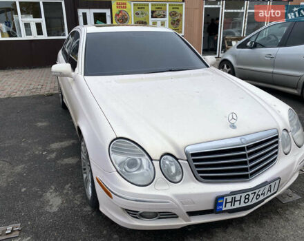Белый Мерседес Е-Класс, объемом двигателя 3.5 л и пробегом 223 тыс. км за 10500 $, фото 1 на Automoto.ua