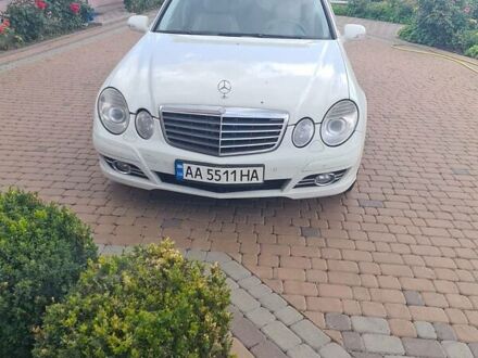 Білий Мерседес Е-Клас, об'ємом двигуна 1.8 л та пробігом 350 тис. км за 7200 $, фото 1 на Automoto.ua