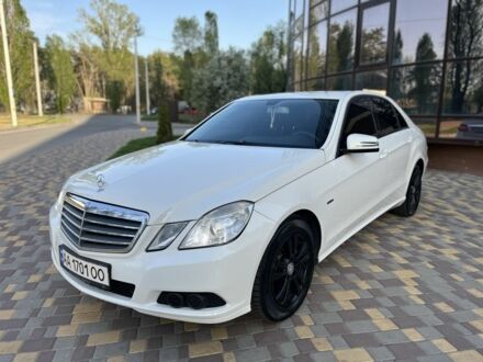 Мерседес Е-Клас 2009 у Чернігові на Automoto.ua Білий Мерседес Е-Клас, об'ємом двигуна 2.1 л та пробігом 300 тис. км за 8500 $, фото 1 на Automoto.ua