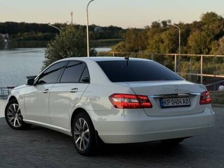 Мерседес Е-Клас 2010 у Запоріжжя на Automoto.ua Білий Мерседес Е-Клас, об'ємом двигуна 2.2 л та пробігом 254 тис. км за 13200 $, фото 1 на Automoto.ua