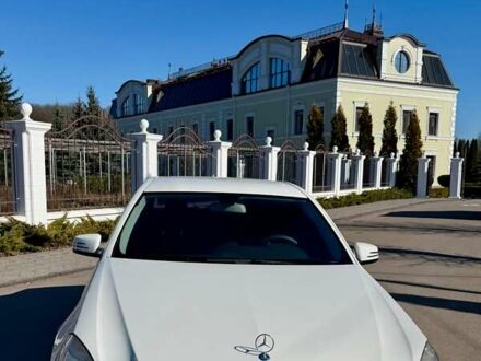 Белый Мерседес Е-Класс, объемом двигателя 2.2 л и пробегом 294 тыс. км за 12000 $, фото 1 на Automoto.ua