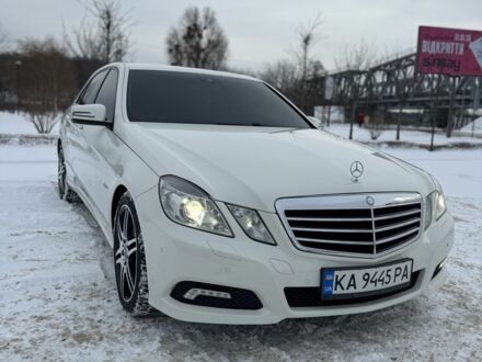 Білий Мерседес Е-Клас, об'ємом двигуна 2.1 л та пробігом 247 тис. км за 14000 $, фото 1 на Automoto.ua